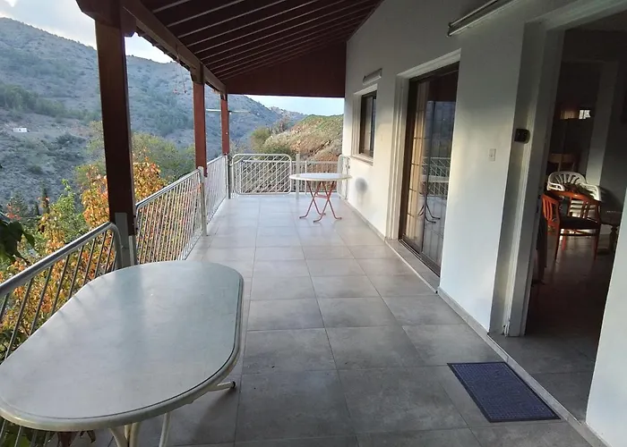 Kampi Double Storey House In The Village بيت خشبي نيقوسيا