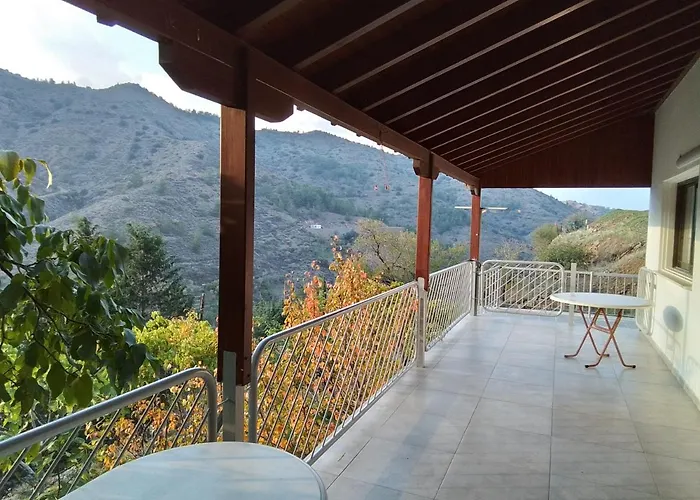 Kampi Double Storey House In The Village بيت خشبي نيقوسيا