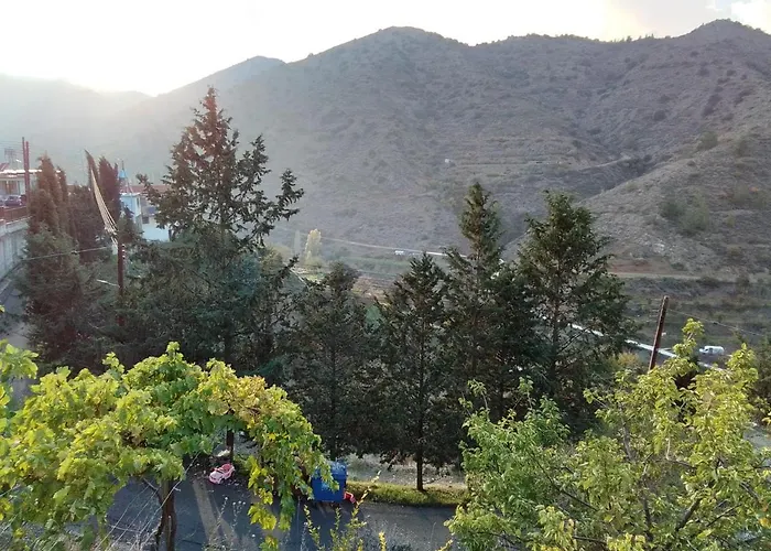 بيت خشبي Kampi Double Storey House In The Village نيقوسيا