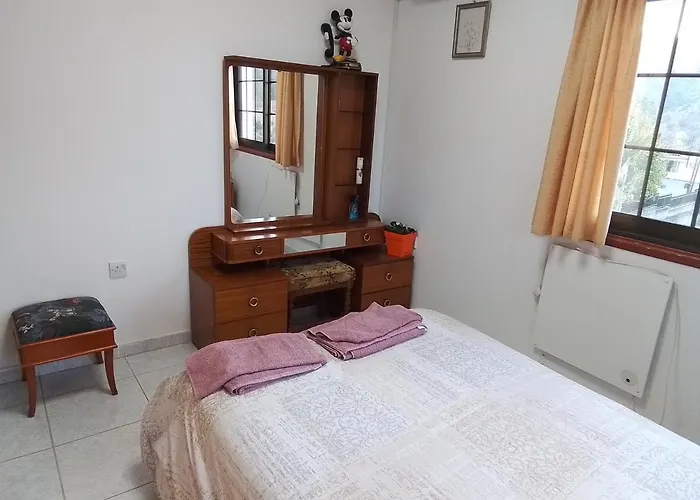 Kampi Double Storey House In The Village بيت خشبي *