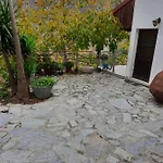 Kampi Double Storey House In The Village بيت خشبي *