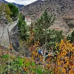 Kampi Double Storey House In The Village بيت خشبي *