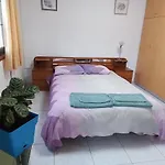 Kampi Double Storey House In The Village بيت خشبي *