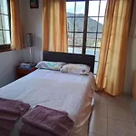 بيت خشبي Kampi Double Storey House In The Village *
