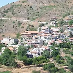 Lodge Kampi Double Storey House In The Village *