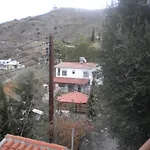 بيت خشبي Kampi Double Storey House In The Village *