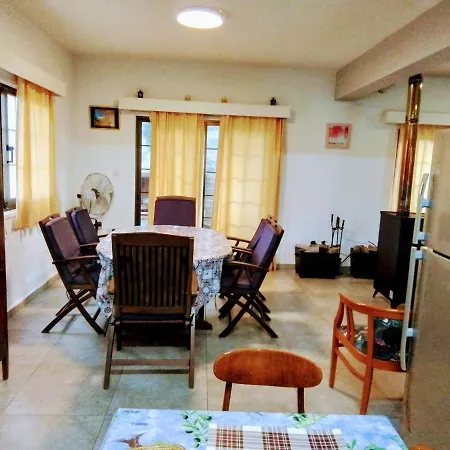 بيت خشبي Kampi Double Storey House In The Village *