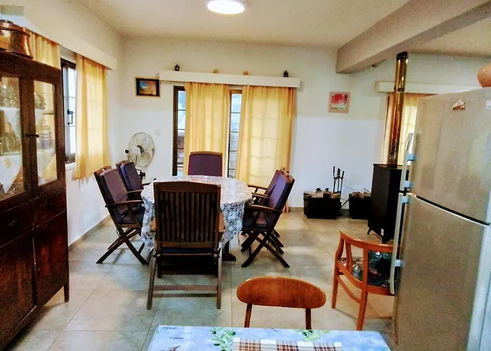 山林小屋 Kampi Double Storey House In The Village *