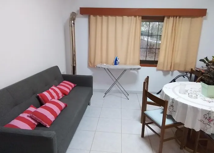 Kampi Double Storey House In The Village 山林小屋 尼科西亚