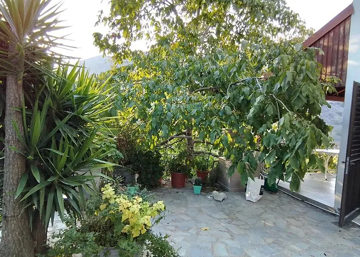 山林小屋 Kampi Double Storey House In The Village *