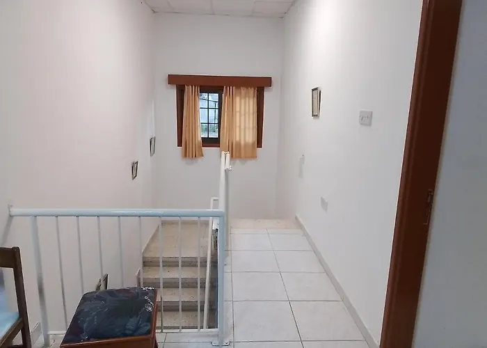 山林小屋 Kampi Double Storey House In The Village 尼科西亚