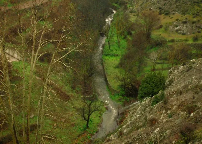 山林小屋 Kampi Double Storey House In The Village *