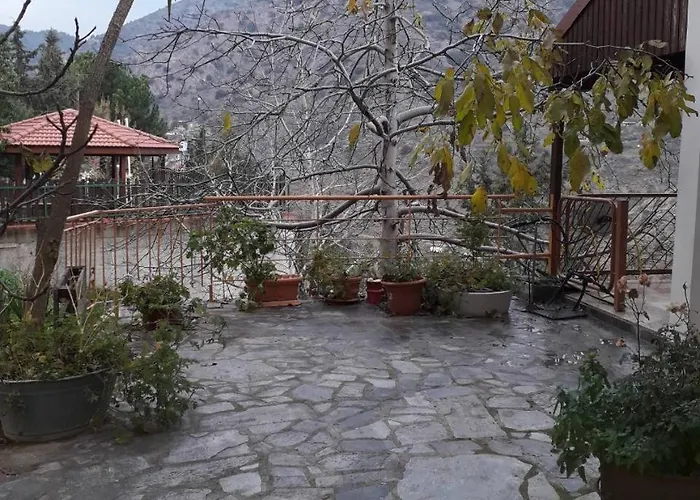 山林小屋 Kampi Double Storey House In The Village *