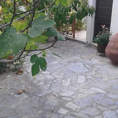 Kampi Double Storey House In The Village Lodge